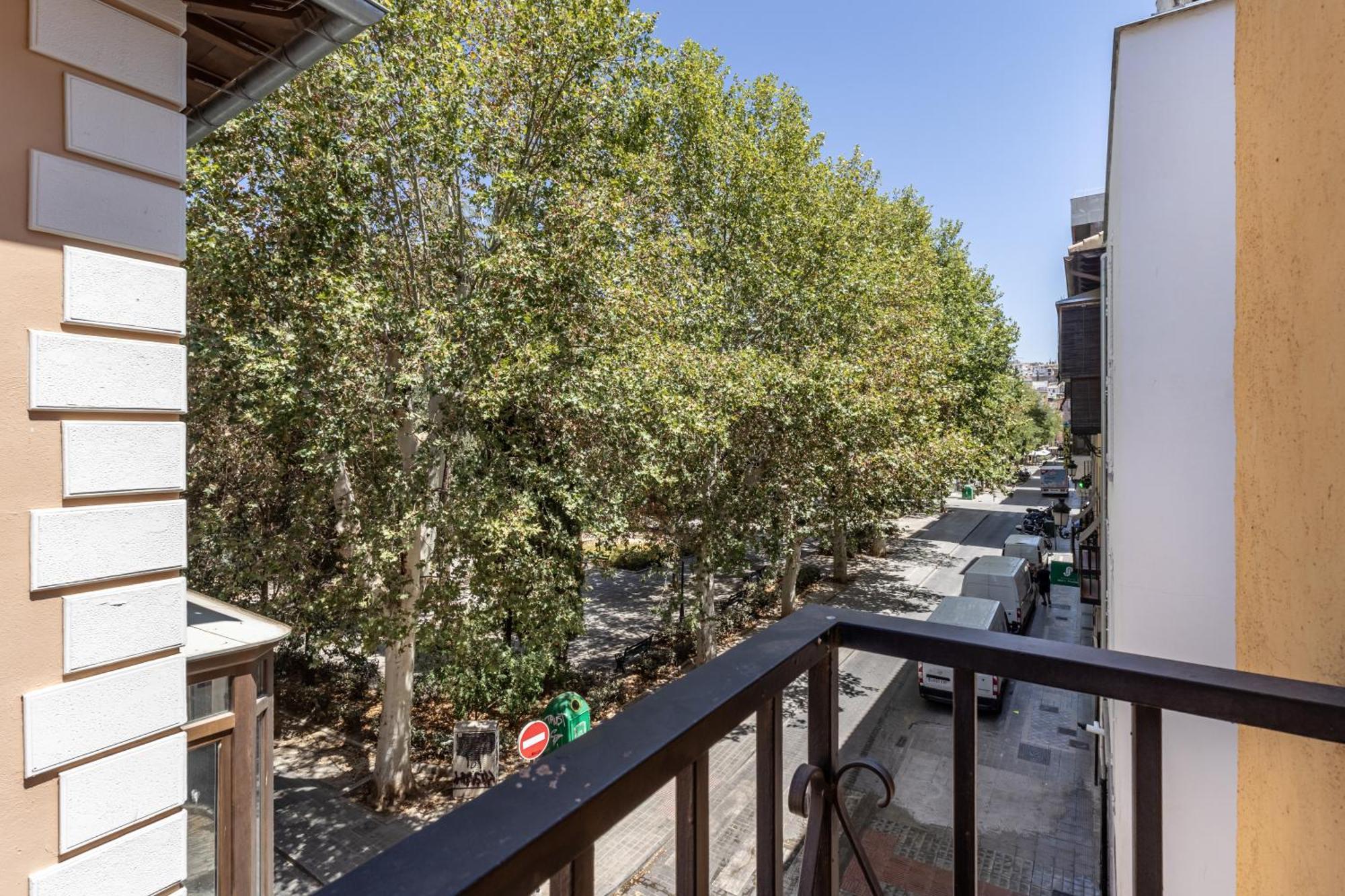 Dreaming Apartment Dona Luisa - Free Parking Granada Bagian luar foto
